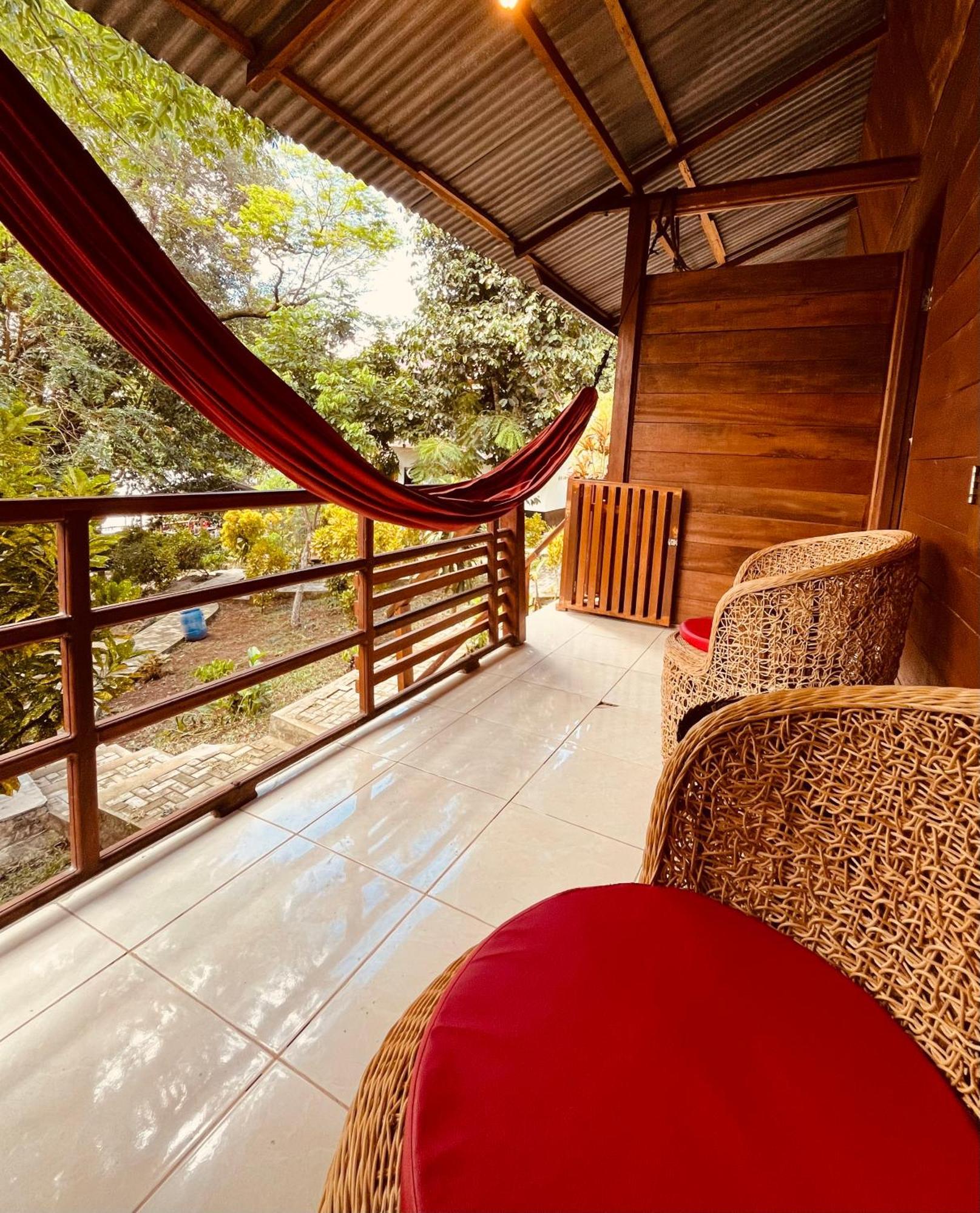Olala Bungalows And Restaurant Sabang  Exterior photo