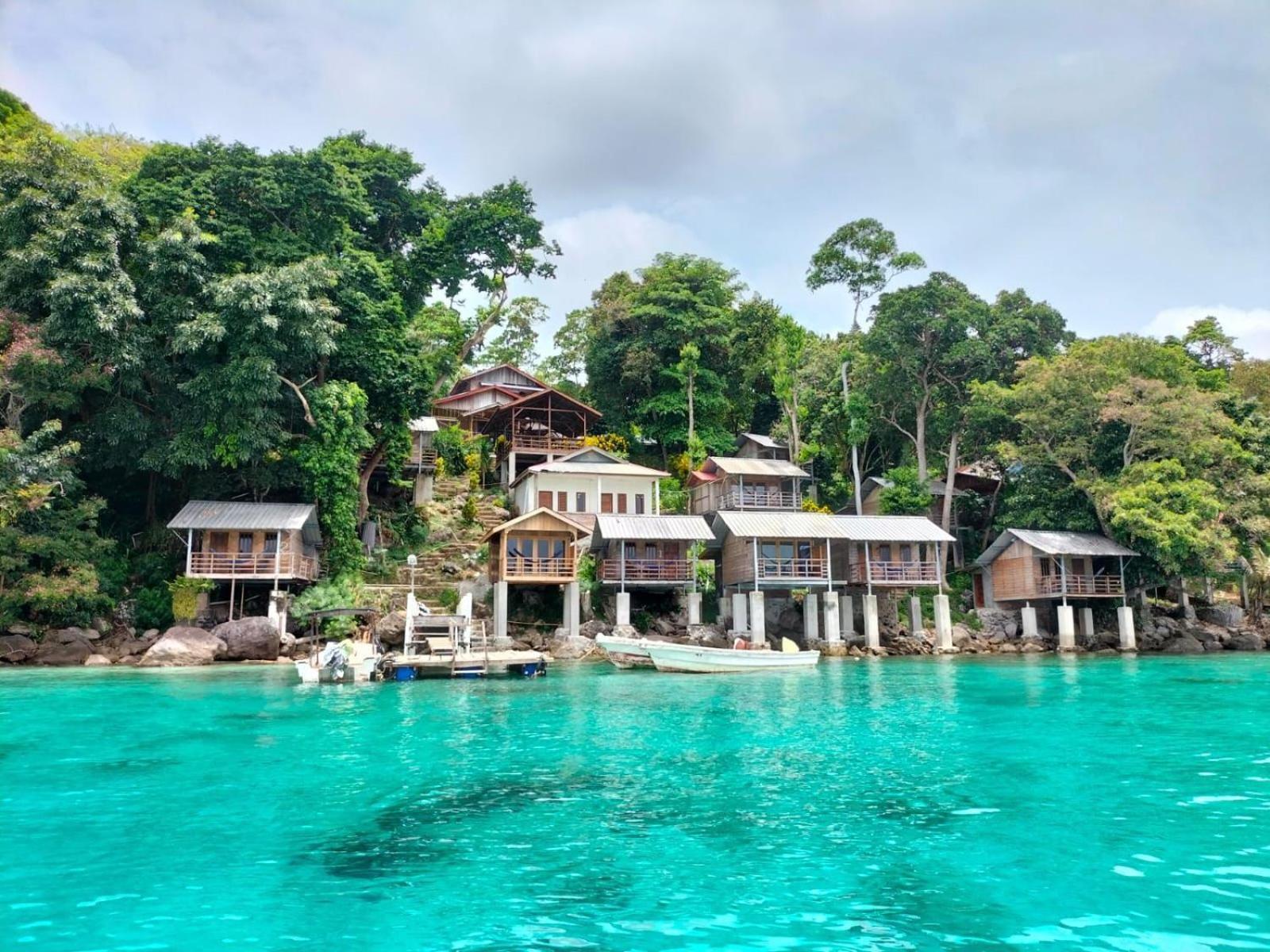 Olala Bungalows And Restaurant Sabang  Exterior photo